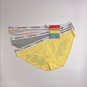NWT Calvin Klein 3pc Bikini Panty Set